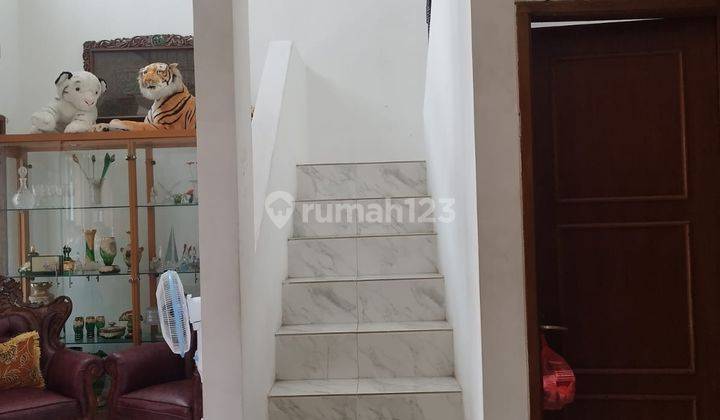 Rumah 2 lantai di Meruya utara harga termurah 10