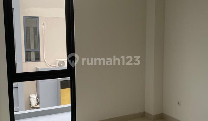 Delrey Shop House in BSD, 3 Floors, Strategic Location, Ready for Business. 2