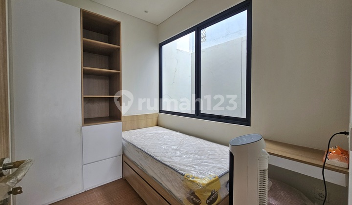 Rumah Cantik 2 Lantai Full Furnish Posisi Hook di Tanakayu BSD 2