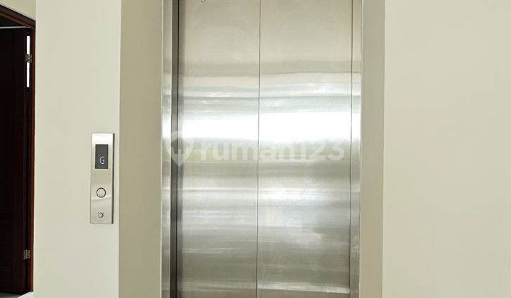 Ruko Iconix Studio Loft in BSD City, 4 Floors, Strategic Location