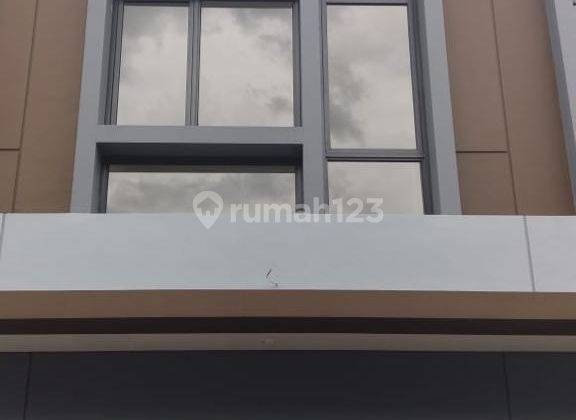 Disewakan Ruko Baru 2 Lantai di Avenix 92 Bsd Lokasi Sangat Strategis 1