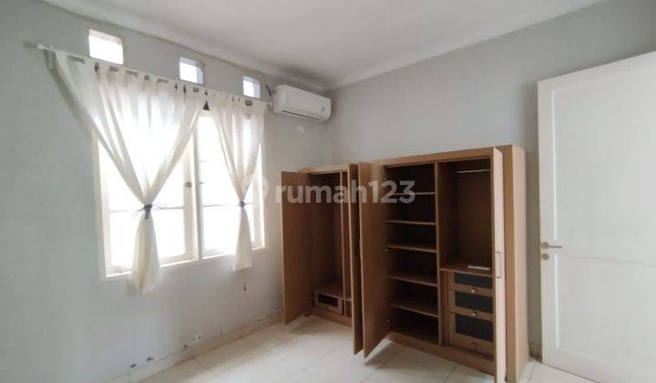 Rumah 2 Lantai Bagus Semi Furnished di Puspita Loka Bsd City 2