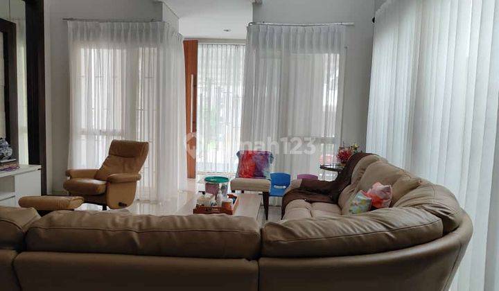 Rumah 2 Lantai Bagus Semi Furnished di Victoria Bsd City 2