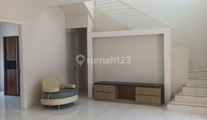 Rumah 2 Lantai Semi Furnished di Phg Sapphire, Gading Serpong 2