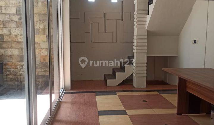 Rumah 2 Lantai Semi Furnished di Phg Sapphire, Gading Serpong 2