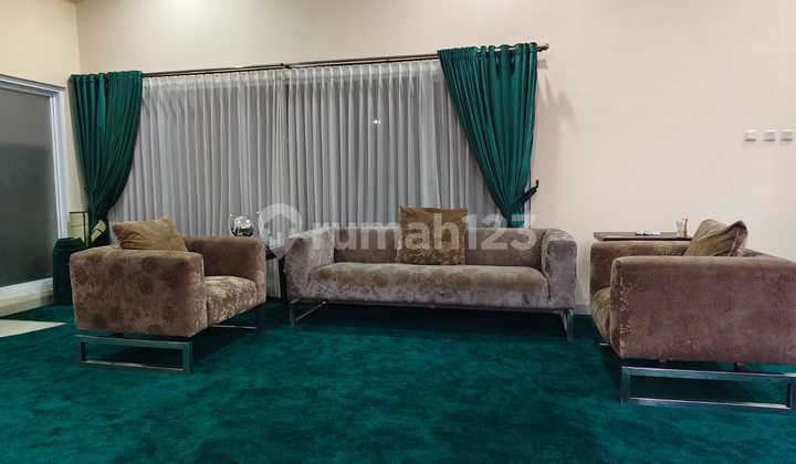 Rumah Bagus di The Icon Bsd 2 Lantai Rapih Ada Kolam Renang