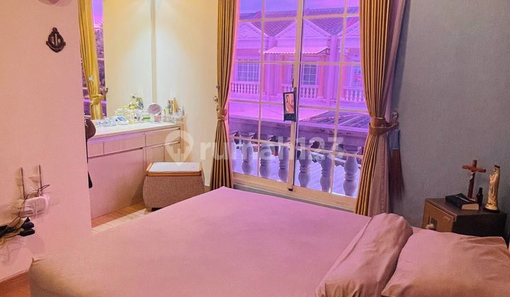 Rumah Rapih 2 Lantai Full Furnish Di Green Lake City 