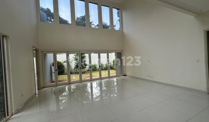 2-Storey House in Alam Sutera, Spacious Building with 5 Bedrooms, Ready to Occup 2