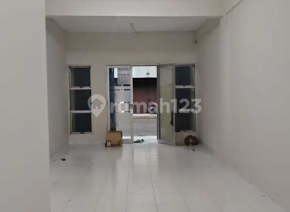 3-Story Shophouse in Cimone Tangerang Ready to Use Strategic Location 2