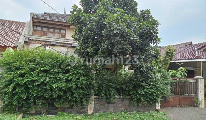 Selling House with Land Calculation in Sawangan Depok, Great Location 2