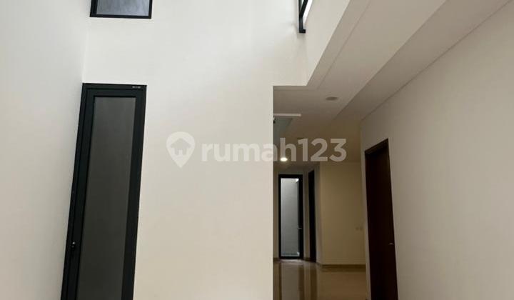 Selling at a Loss: Beautiful Brand New 3-Story House in BSD Enchante Selling at a Loss: Beautiful Brand New 3-Story House in BSD Enchante