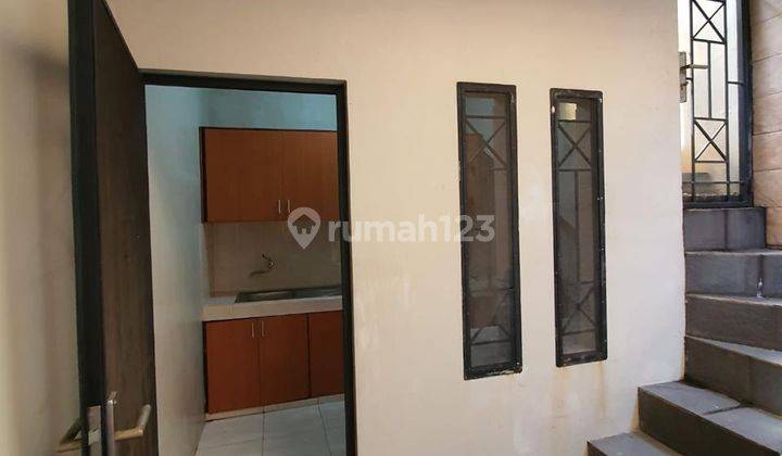 Rumah 2 Lantai Semi Furnished di The Green, Bsd City 2