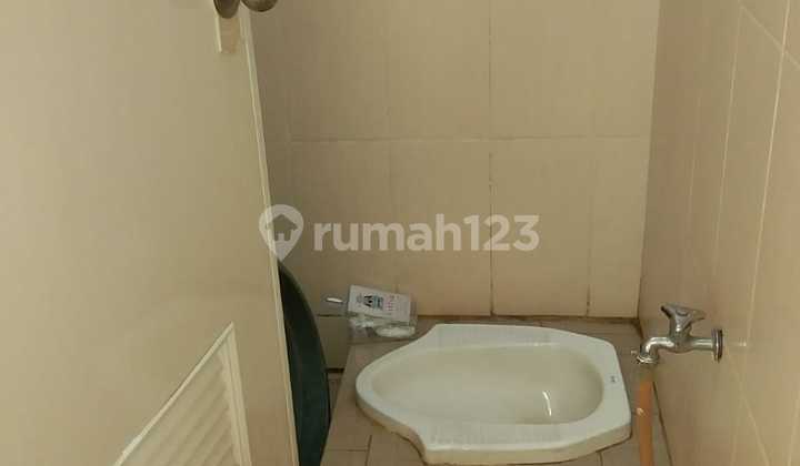 RUMAH BAGUS DI GADING SERPONG POSISI HOEK ADA 3 UNIT AC SIAP HUNI 2