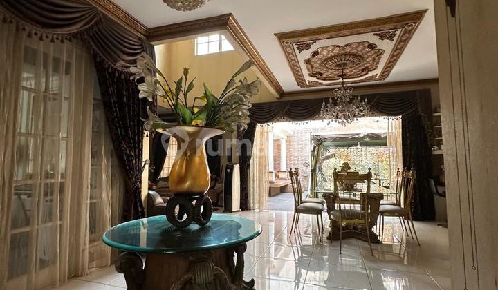 Classic Modern House in The Green BSD 2 Floors Semi Furnished Classic Modern House in The Green BSD 2 Floors Semi Furnished