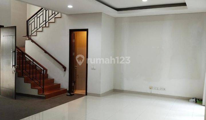 Rumah Bagus Semi Furnished di Greenwich Park Bsd City 1