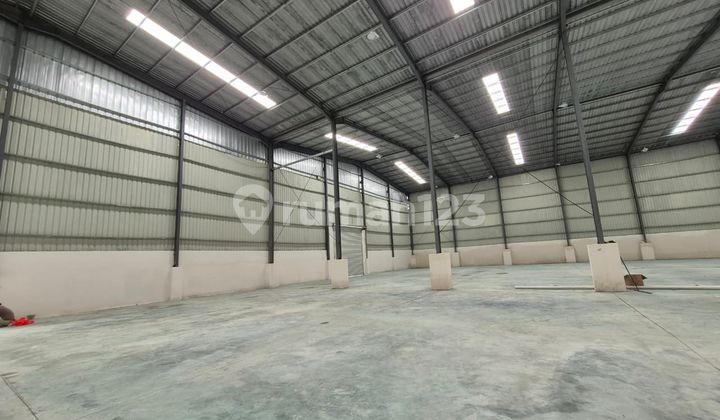 New Warehouse Ready for Use, Strategically Located and Spacious in Paku Haji. New Warehouse Ready for Use, Strategically Located and Spacious in Paku Haji.