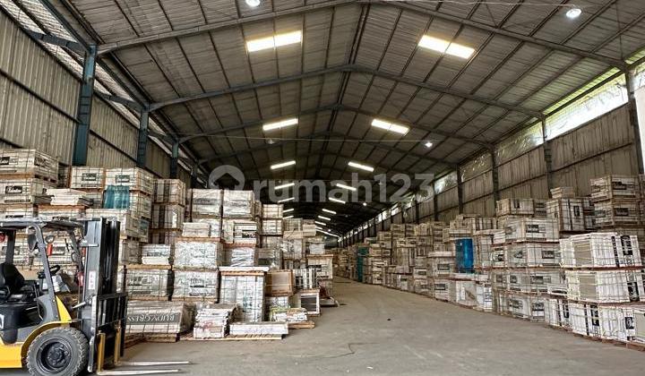 Spacious Warehouse in Bogor, Strategic Location, Flood-Free, Ready for Use.