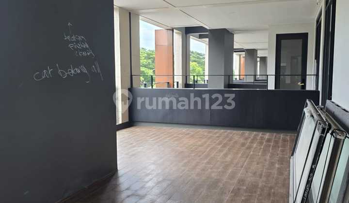 Attached Shophouse in Daikanyama Zora BSD, 3.5 Floors Ready for Business Attached Shophouse in Daikanyama Zora BSD, 3.5 Floors Ready for Business