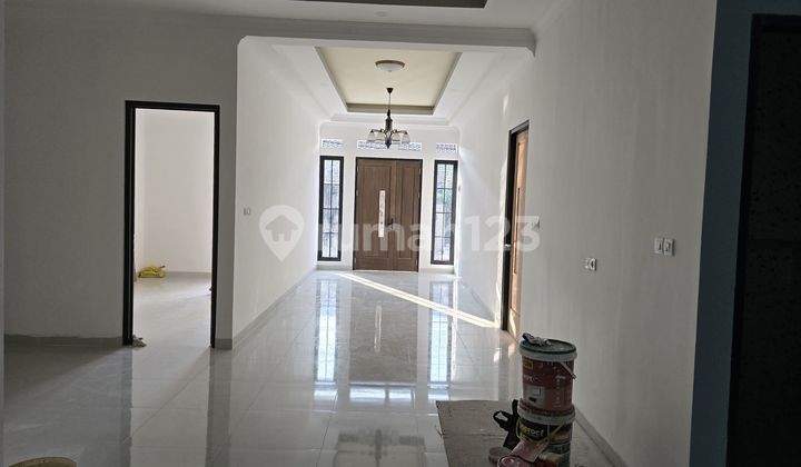 Beautiful House in BSD Griya Loka 2 Stories 5 Bedrooms Ready to Occupy 2