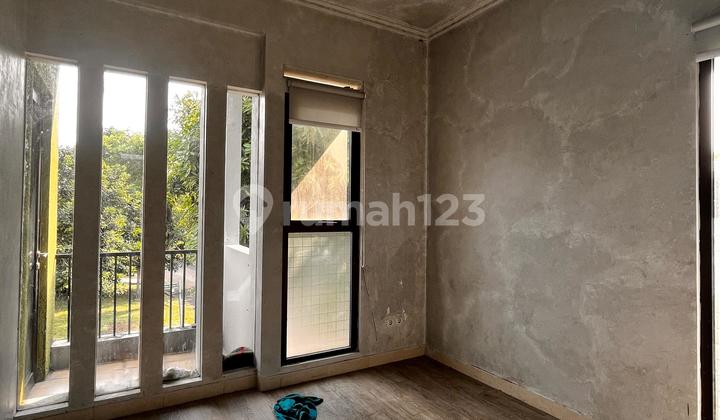 Beautiful Design House in Gading Serpong, 2 Floors Neat, Good Location