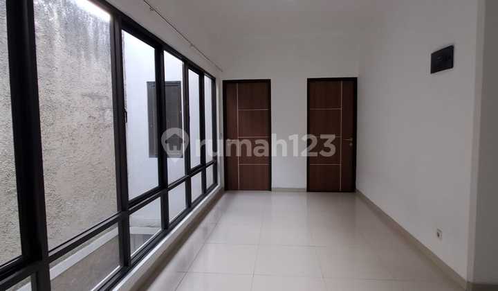 Rumah Cantik Di Mertilang Tangsel 2,5 Lantai Full Furnished 2