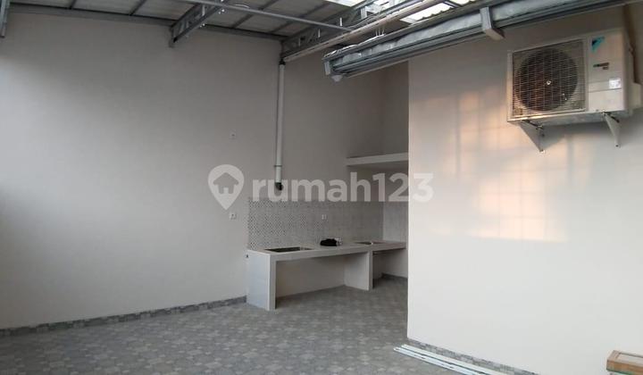 Rumah Bagus Di Serpong Lagoon Area Dapur Luas Siap Huni  2