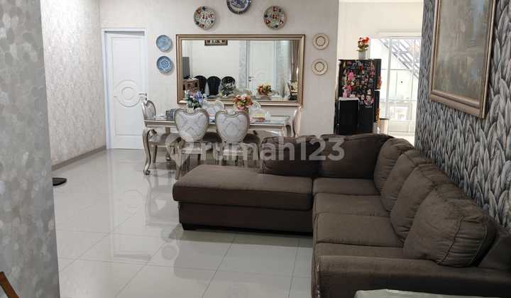 Neat and Comfortable Semi-Furnished House Ready to Live In at BSD Griya Loka