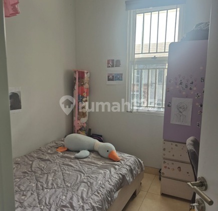 Ready-to-Occupy House in Greenwich Bsdd City, 2.5 Floors, Already Renovated