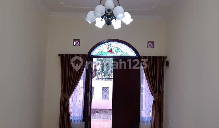 Rumah Cantik Minimalis di Nusaloka Bsd Kondisi Siap Huni