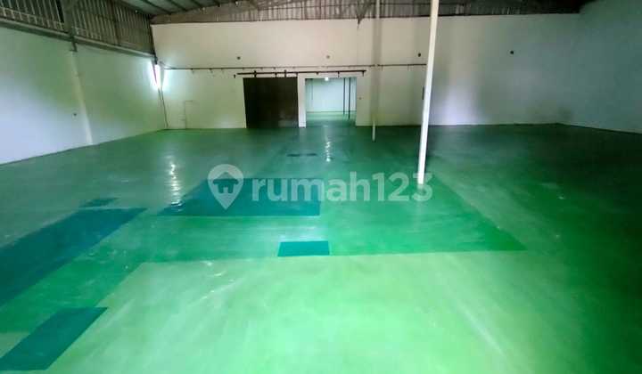 Ex-Factory Building in Tangerang Strategic Location Ready to Use