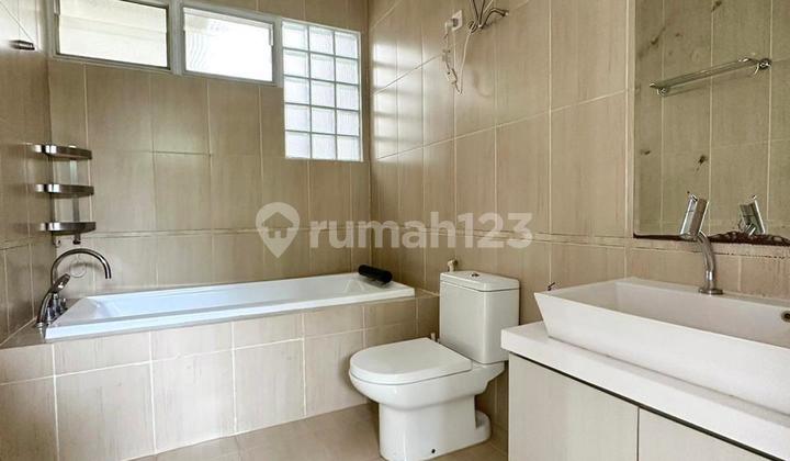 Beautiful House Ready to Occupy in De Park BSD, Clean Environment, Move-In Ready 2