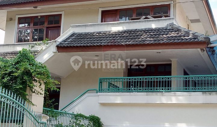Rumah 2 Lantai Asri SHM Pondok Indah Jakarta Slatan
