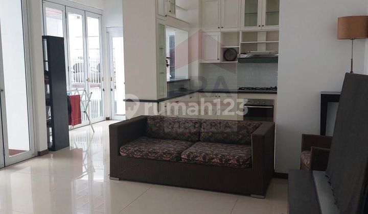 Rumah 2 Lantai Bagus SHM Pondok Indah Jakarta Selatan Rumah 2 Lantai Bagus SHM Pondok Indah Jakarta Selatan