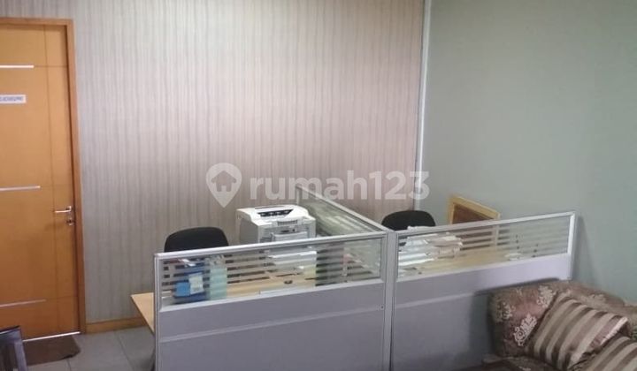 DiSewakan Ruko 3lt 13x4 SHM Pinggir jalan Melayu Jaktim//alf11.25 DiSewakan Ruko 3lt 13x4 SHM Pinggir jalan Melayu Jaktim//alf11.25