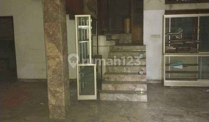 DiJual Gedung Mewah Jati 2Lt Beton Kokoh Nuansa Bali LT305m2 2