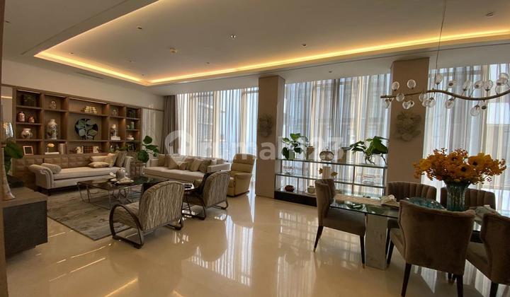 Di Sewakan Apartement Senopati Suites 3BR+1 //Size:300 // 11.25 2