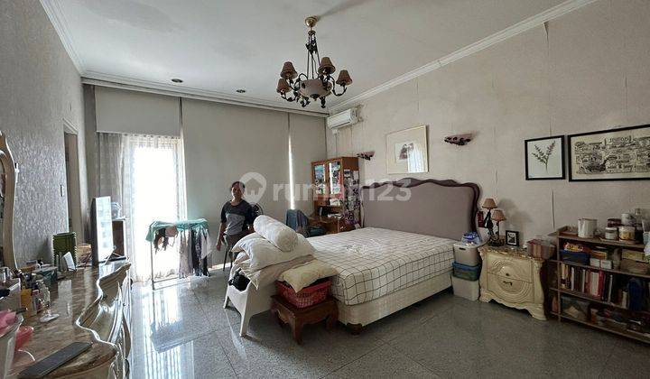 Rumah 2 Lantai Bagus Semi Furnished di Ancol Barat 1