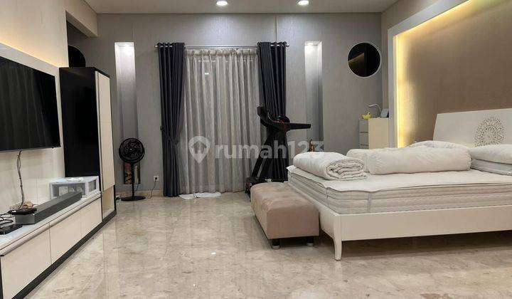 Rumah Minimalis Modern 3 Lantai Siap Huni  2