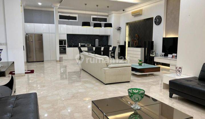 Rumah Minimalis Modern 3 Lantai Siap Huni  1