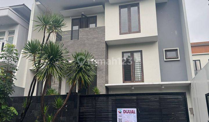 Rumah Bagus Semi Furnished HGB Puri Jimbaran, Jakarta Utara 1