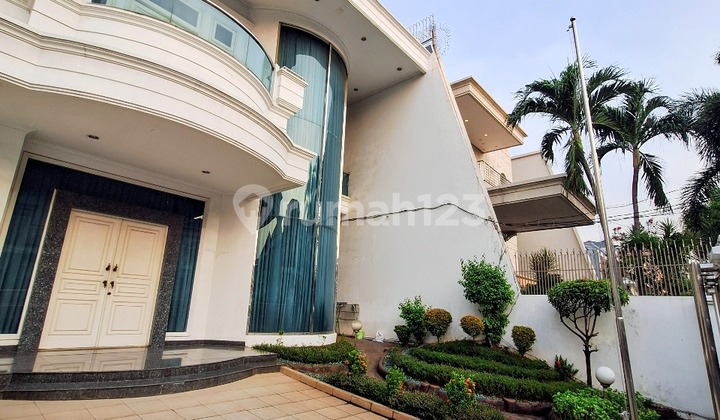 Rumah Bagus Semi Furnished SHM Pluit Kencana, Jakarta Utara