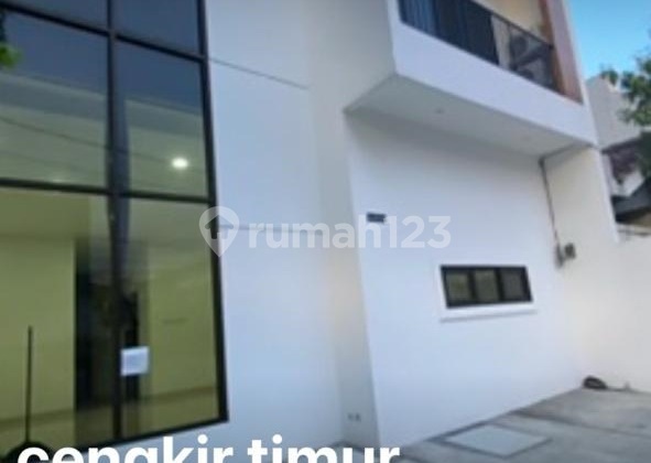 Rumah 2 Lantai SHM Siap Huni Dekat Akses Pelabuhan Dekat Akses Tol di Kelapa Cengkir Timur, Jakarta Utara