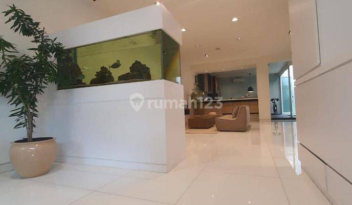 Rumah 2 Lantai Bagus Furnished di Gading Kirana, Jakarta Utara 2