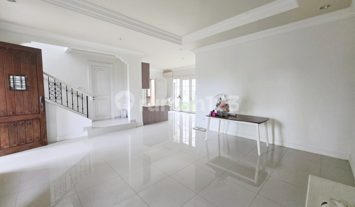 For Rent: 240m² Land House Semi Furnished Alam Sutera 2
