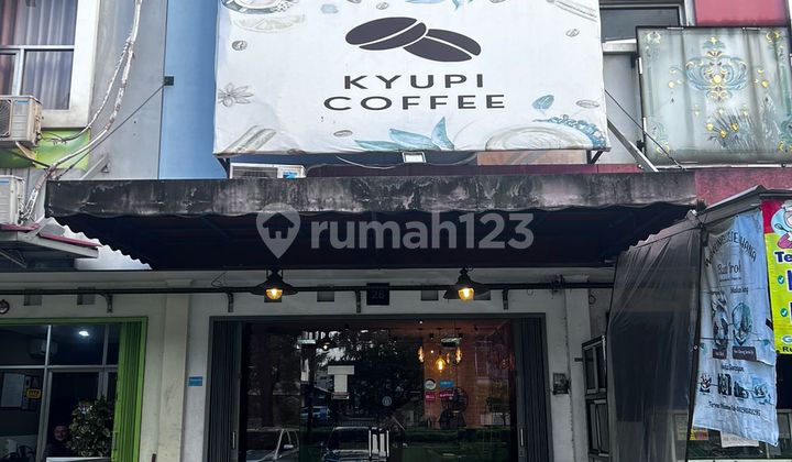 Shop House for Sale in Palem Semi Area Tangerang, Suitable for Coffee Cafe