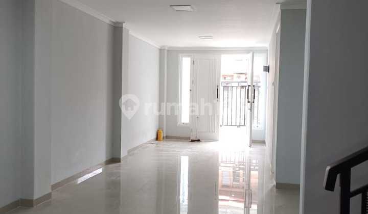 Dijual Rumah Baru 6x17,2 Lantai Di Kelapa Gading 2