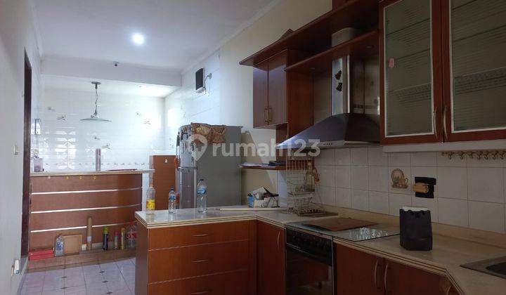 Rumah 3 Lantai Bagus Sekali Furnished SHM di Jalan Danau Indah, Jakarta Utara 2