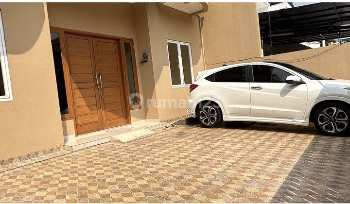rumah dua lantai siap pakai di komplek elit 2
