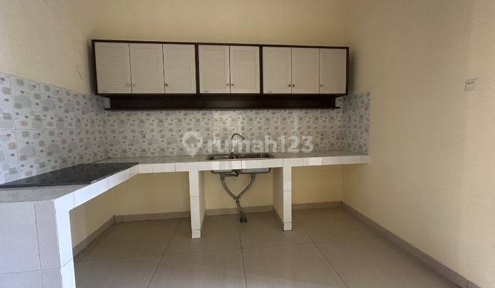 rumah dua lantai siap pakai di komplek elit 3