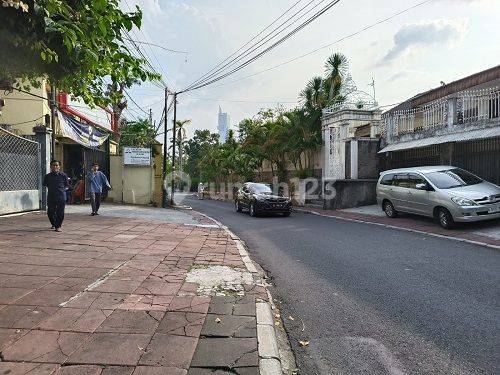 dijual rumah tua murah di Menteng 2